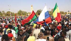Burkina Faso: Manifestantes protestam contra a missão da CEDEAO.