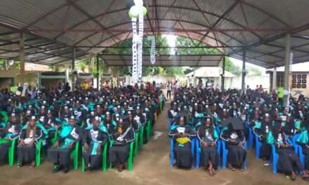 EDUCAÇÃO: Finalistas do liceu Regional de Gabú recebem seus certificados