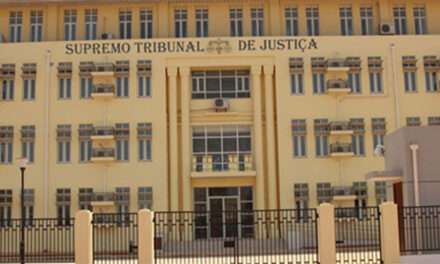 Supremo Tribunal acaba com 28 partidos políticos.