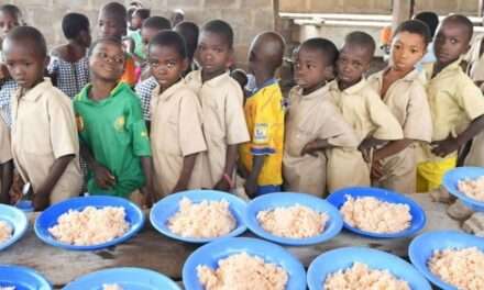 PAM entrega motorizadas ao serviços de supervisão das cantinas escolares  na Guiné-Bissau.