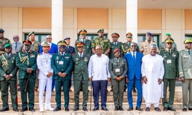 Chefes militares da CEDEAO reunidos em Bissau para discutir planos de combate ao terrorismo.