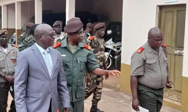 Bissau: Ministro da defesa visita Estado Maior.