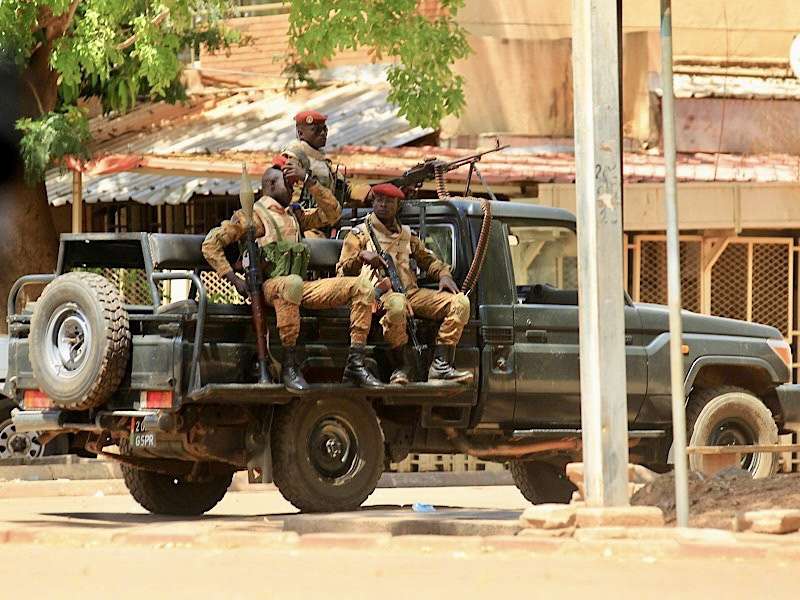 Tentativa de Golpe em Burkina Faso: Quatro Oficiais Detidos