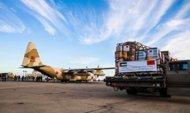 Ajuda humanitária a Palestinos: aviões militares Marroquinos transportam ajuda de emergência para o Egito