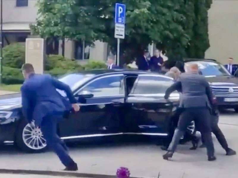 Primeiro-Ministro Eslovaco é Alvejado e Gravemente Ferido